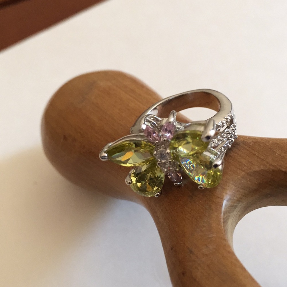 Crystal /CZ butterfly rin
